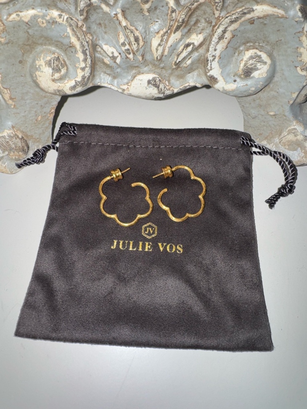 Julie Vos Gold gardenia small hoop Earrings